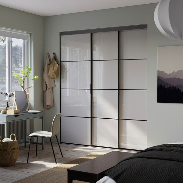 SKYTTA / PAX - Walk-in wardrobe with sliding doors, black/Hokksund light grey gloss,226x160x240 cm