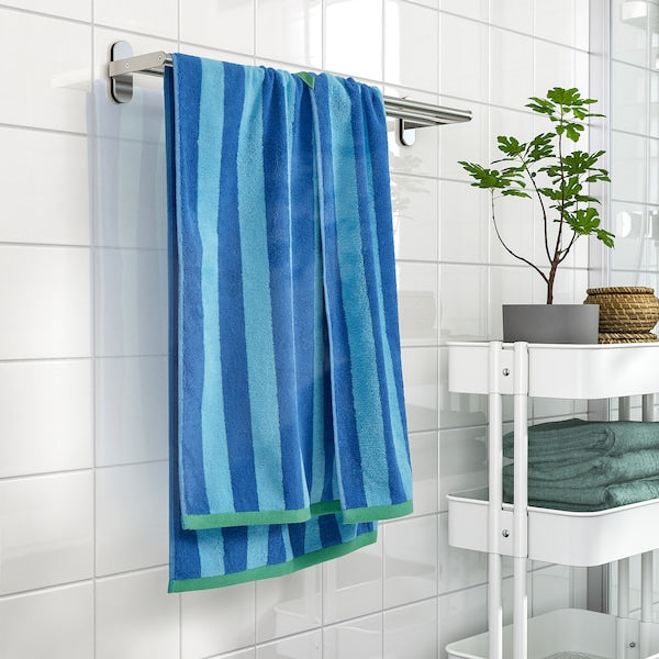 SLÅNHÖSTMAL - Bath towel, bright blue/light blue striped, 70x140 cm