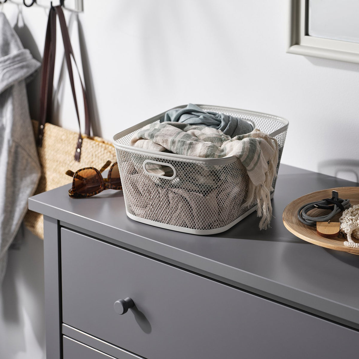 SLÅTTERÄNG storage basket, off-white, 25x32x15 cm