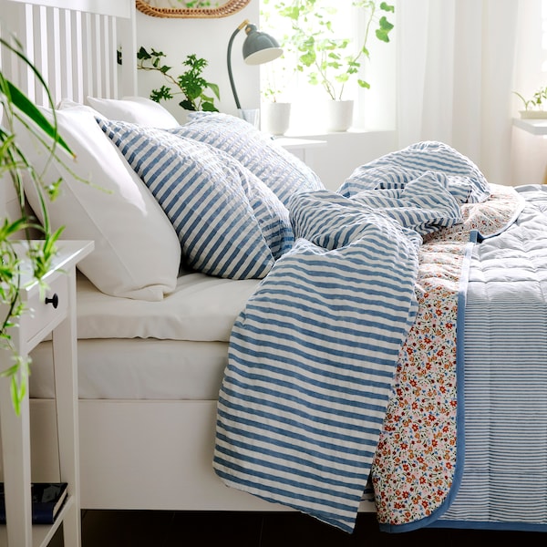 SMÅNUNNEÖRT - Duvet cover and 2 pillowcases, dark grey-blue white/striped, 240x220/50x80 cm