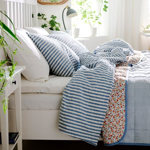 SMÅNUNNEÖRT - Duvet cover and 2 pillowcases, dark grey-blue white/striped, 240x220/50x80 cm