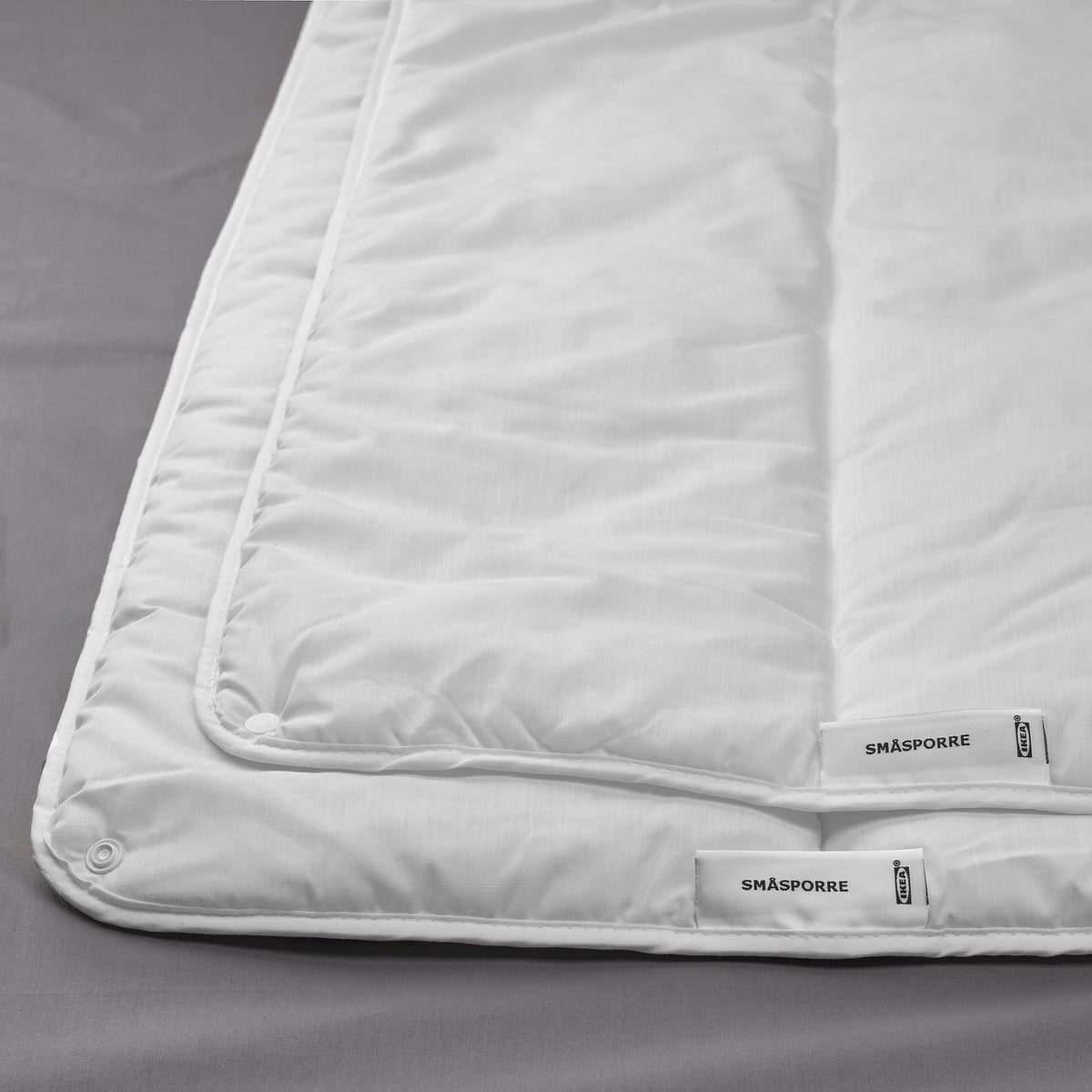 SMÅSPORRE all seasons duvet, 200x200 cm
