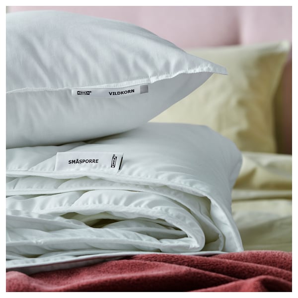 SMÅSPORRE all seasons duvet, 200x200 cm