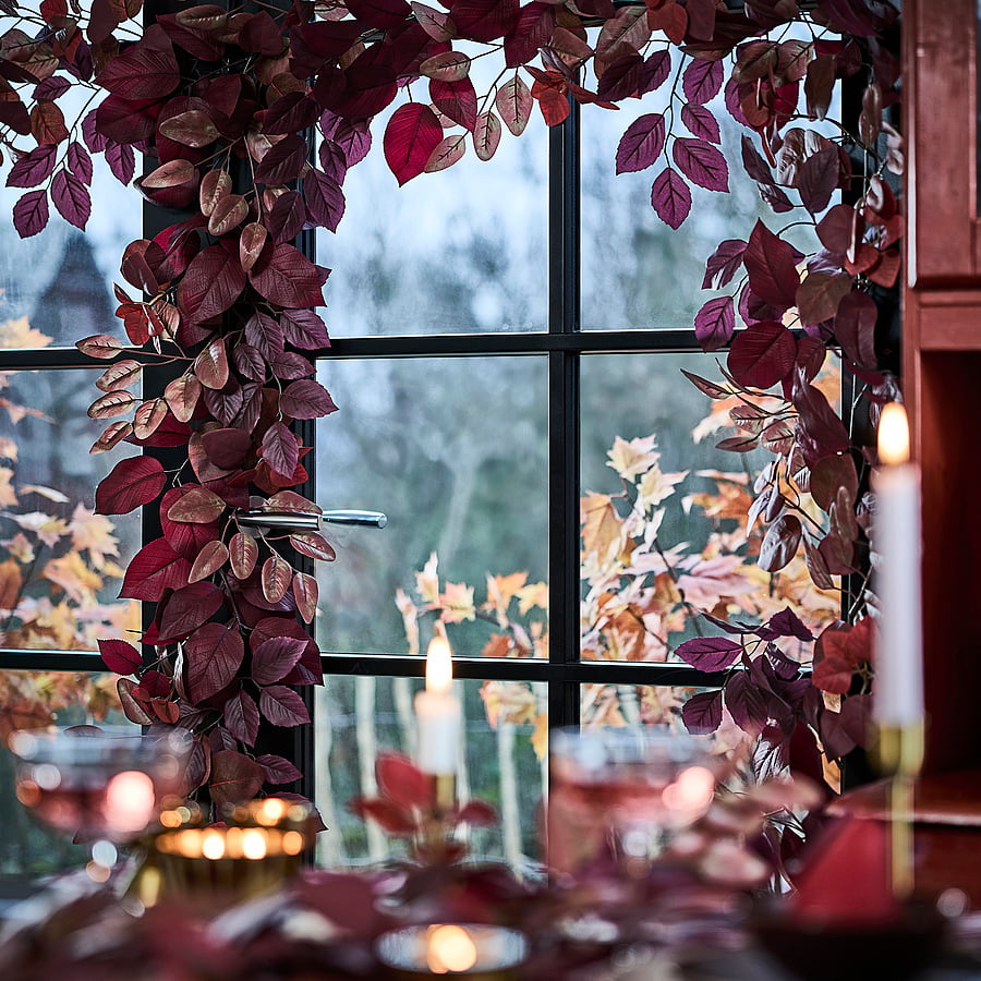SMYCKA artificial garland, in/outdoor red, 4 m