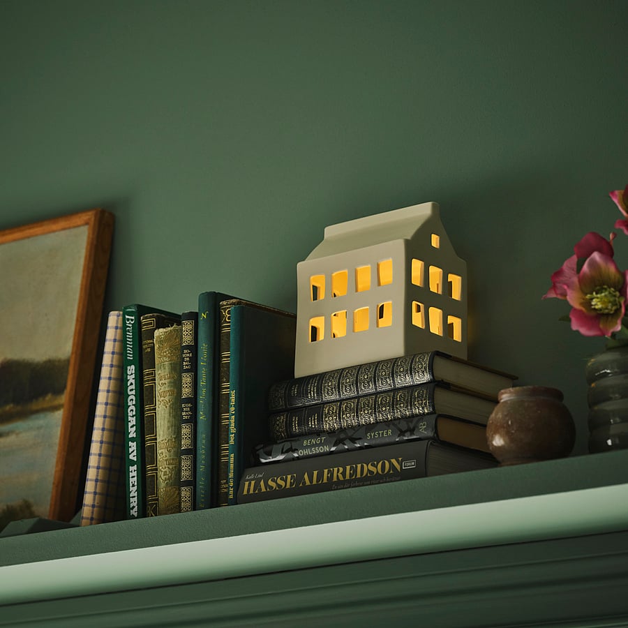SNÖSISKA LED table decoration, battery-operated house/ceramic white, 16 cm