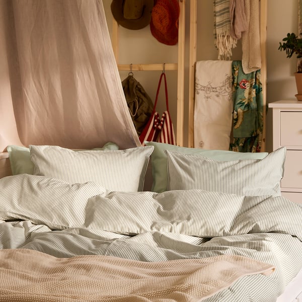 SOLFIBBLA comforter cover and 2 pillowcases, white green/striped, 240x220/50x80 cm