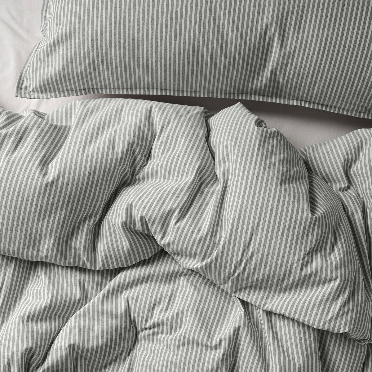 SOLFIBBLA comforter set, grey white/stripe, 240x220/50x80 cm