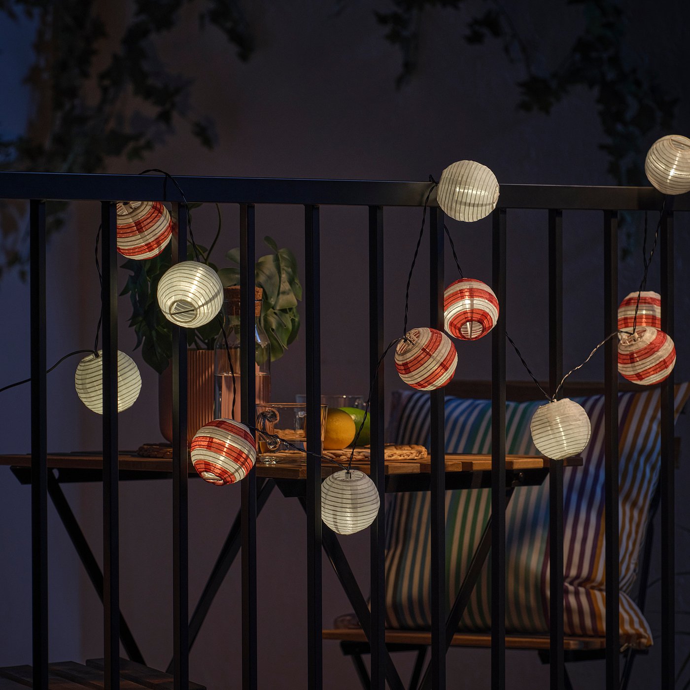SOLVINDEN LED lighting chain with 12 lights, solar-powered outdoor/red stripe, 5.0 m