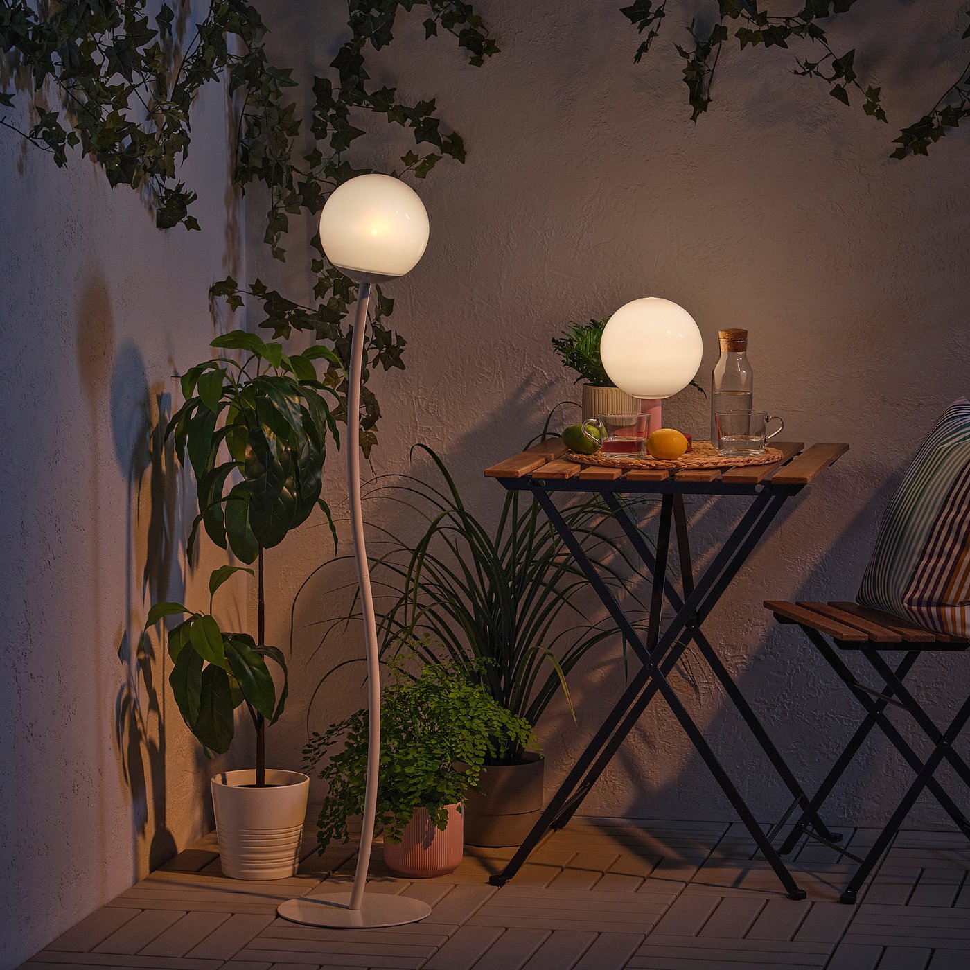 SOLVINDEN floor lamp, solar-powered/outdoor beige, 17.5 cm