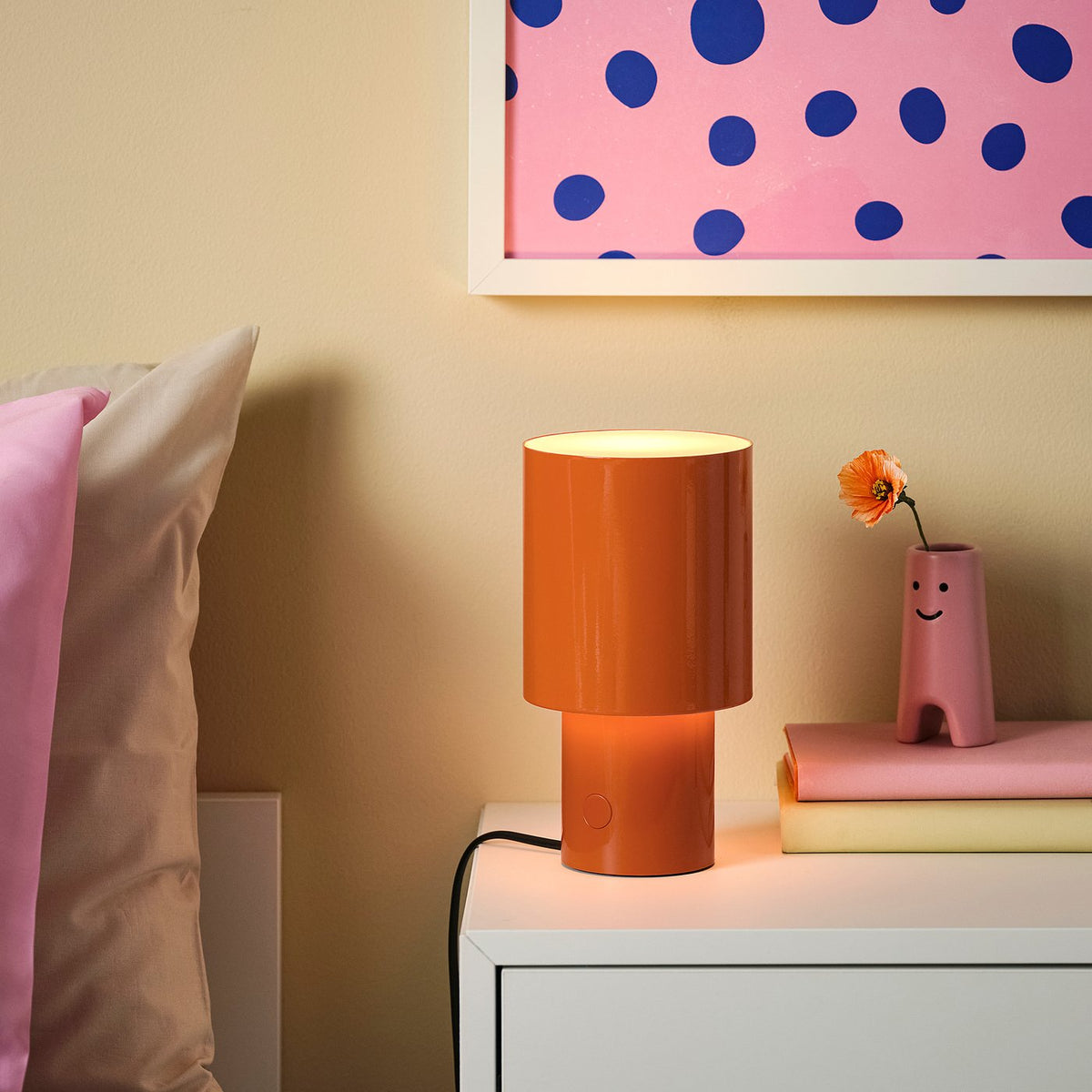 SPETSBOJ table lamp, dimmable/orange, 22 cm