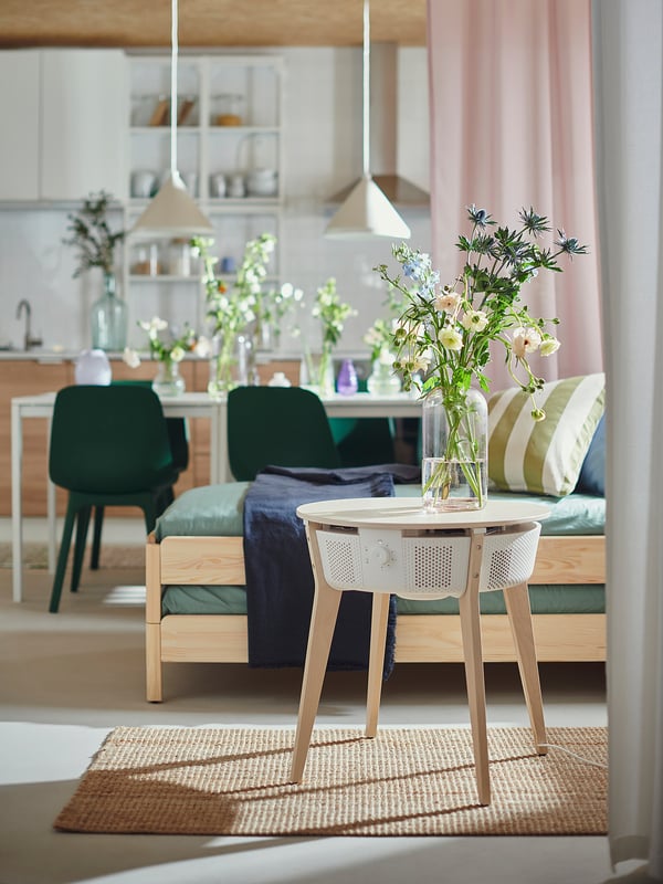 STARKVIND Table with air purifier - oak veneer/mordant/white ,