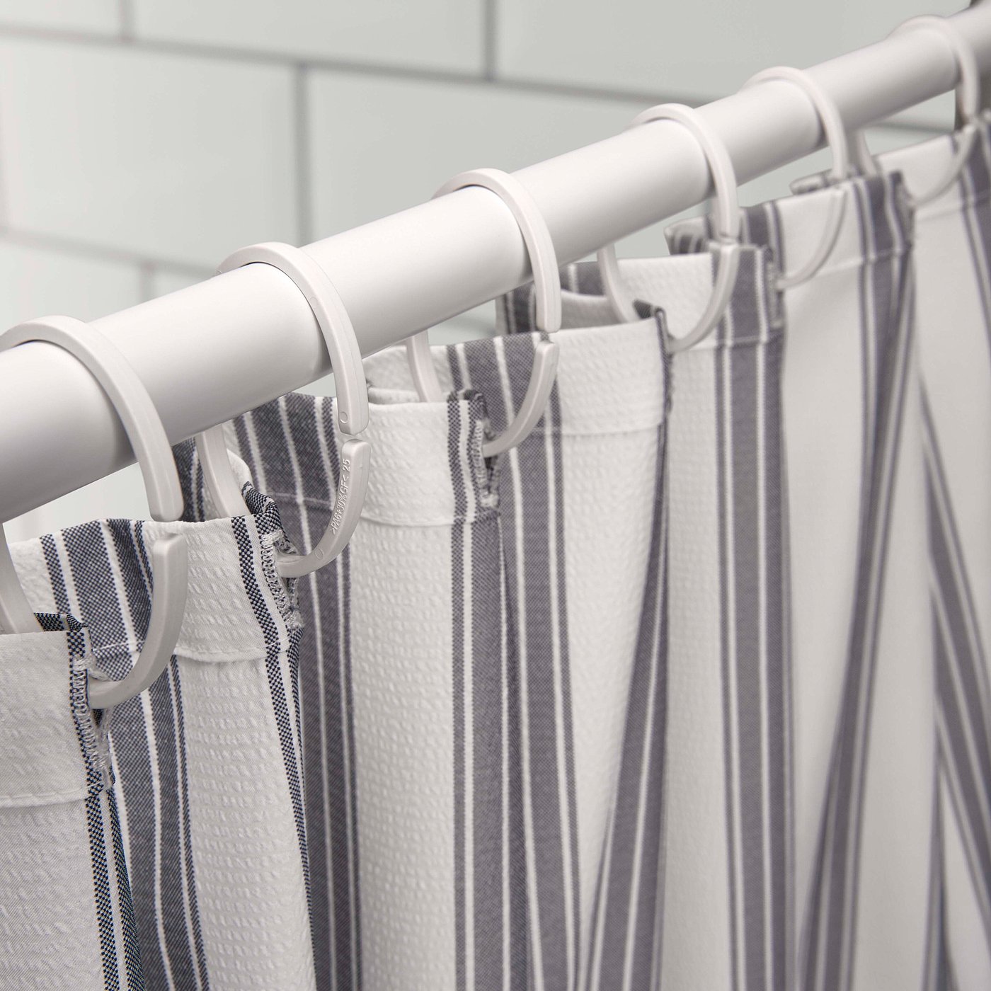 STAVBJÖRNBÄR shower curtain, black/white, 180x200 cm