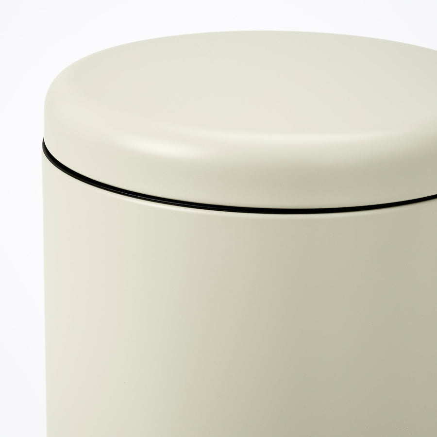 STENTRAPPA pedal bin, light grey-beige, 24 cm