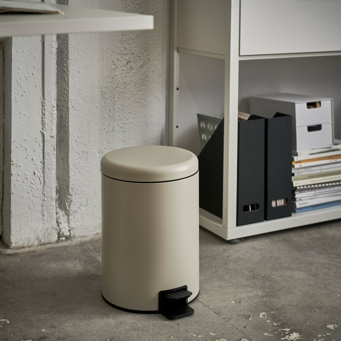STENTRAPPA pedal bin, light grey-beige, 9 l