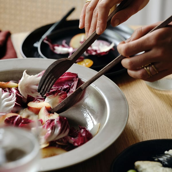 STOCKHOLM 2025 2-piece serving set, walnut, 31 cm