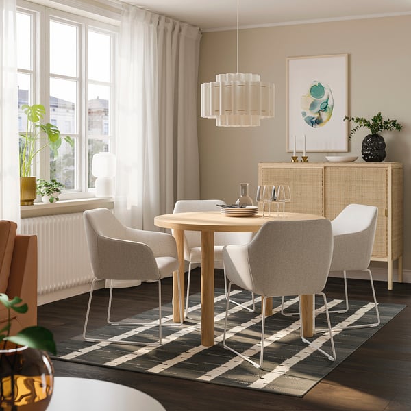 STOCKHOLM 2025 / TOSSBERG table and 4 chairs, oak veneer/white Gunnared beige, 115 cm