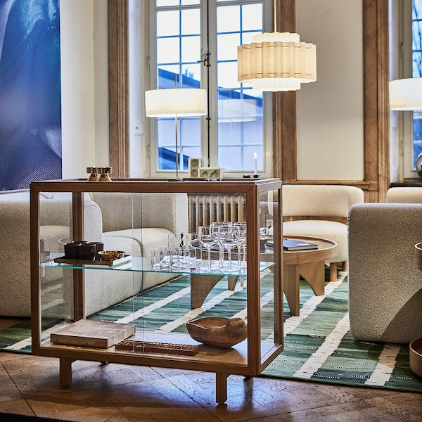 STOCKHOLM 2025 glass-door cabinet, oak veneer, 100x40x86 cm