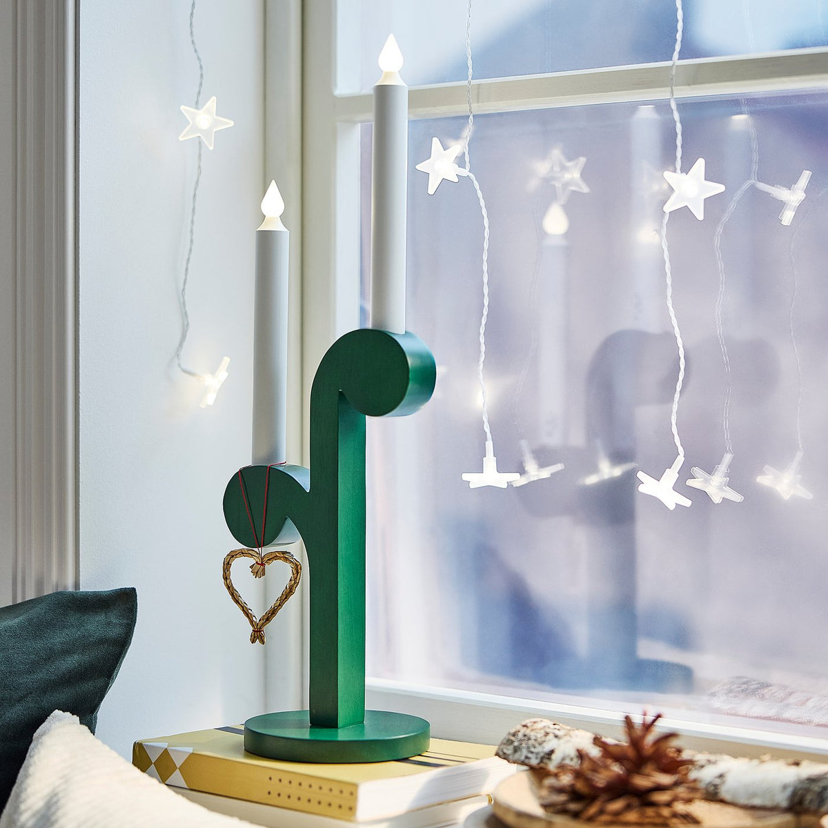 STRÅLA LED candle, battery-operated/wood green, 12 cm