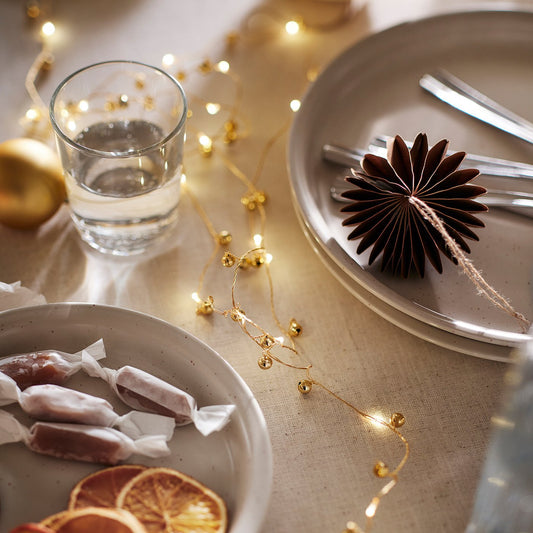 STRÅLA LED lighting chain, bell-shaped battery-operated/brass-colour, 4.5 m