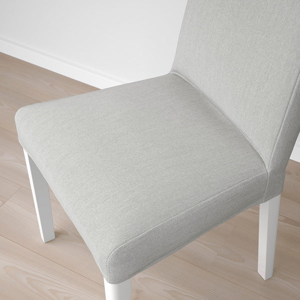 STRANDTORP / BERGMUND - Tavolo e 8 sedie, bianco/Orrsta grigio chiaro,150/205/260 cm