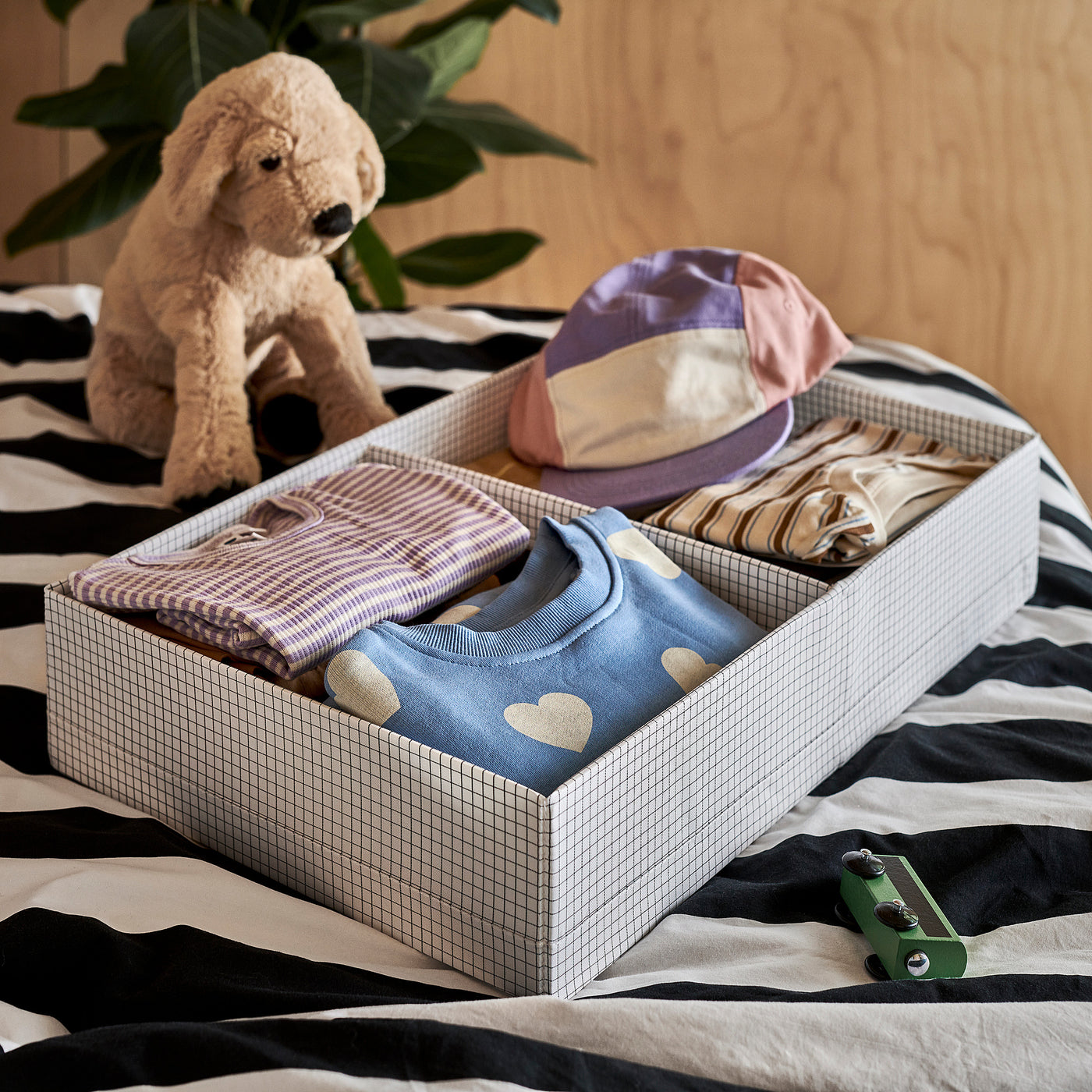 STUK box with compartments, white/black, 32x51x10 cm
