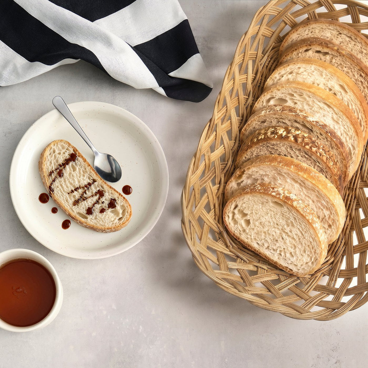 STYLTSNÄPPA bread basket, rattan, 36x24 cm