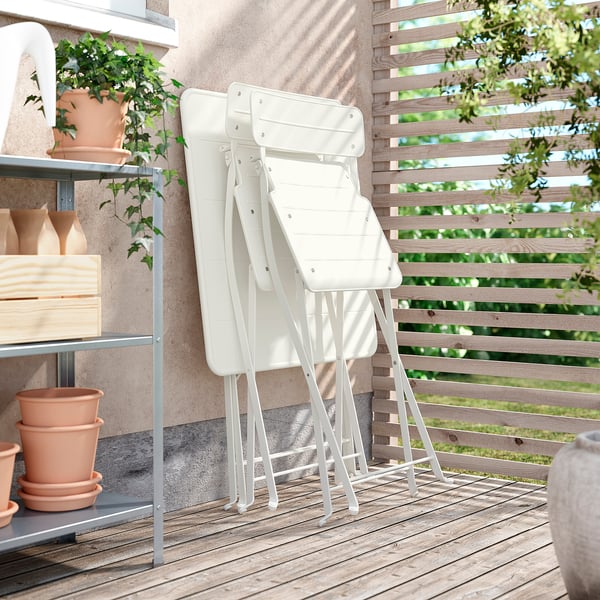 SUNDSÖ table and 2 folding chairs, outdoor off-white/off-white, 65x65 cm