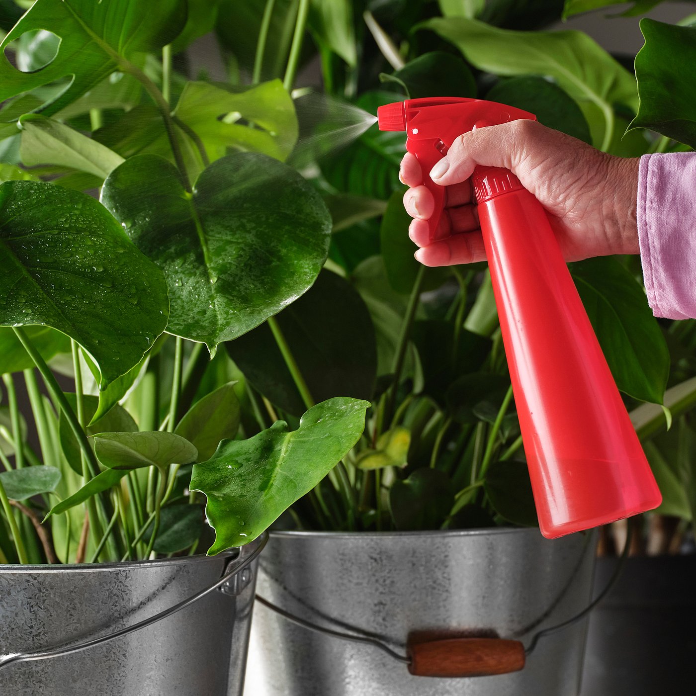 TOMAT spray bottle, bright red