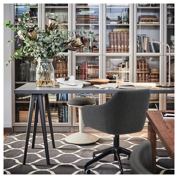 TOSSBERG / LÅNGFJÄLL conference chair, Gunnared dark grey/black, 44x91x68 cm