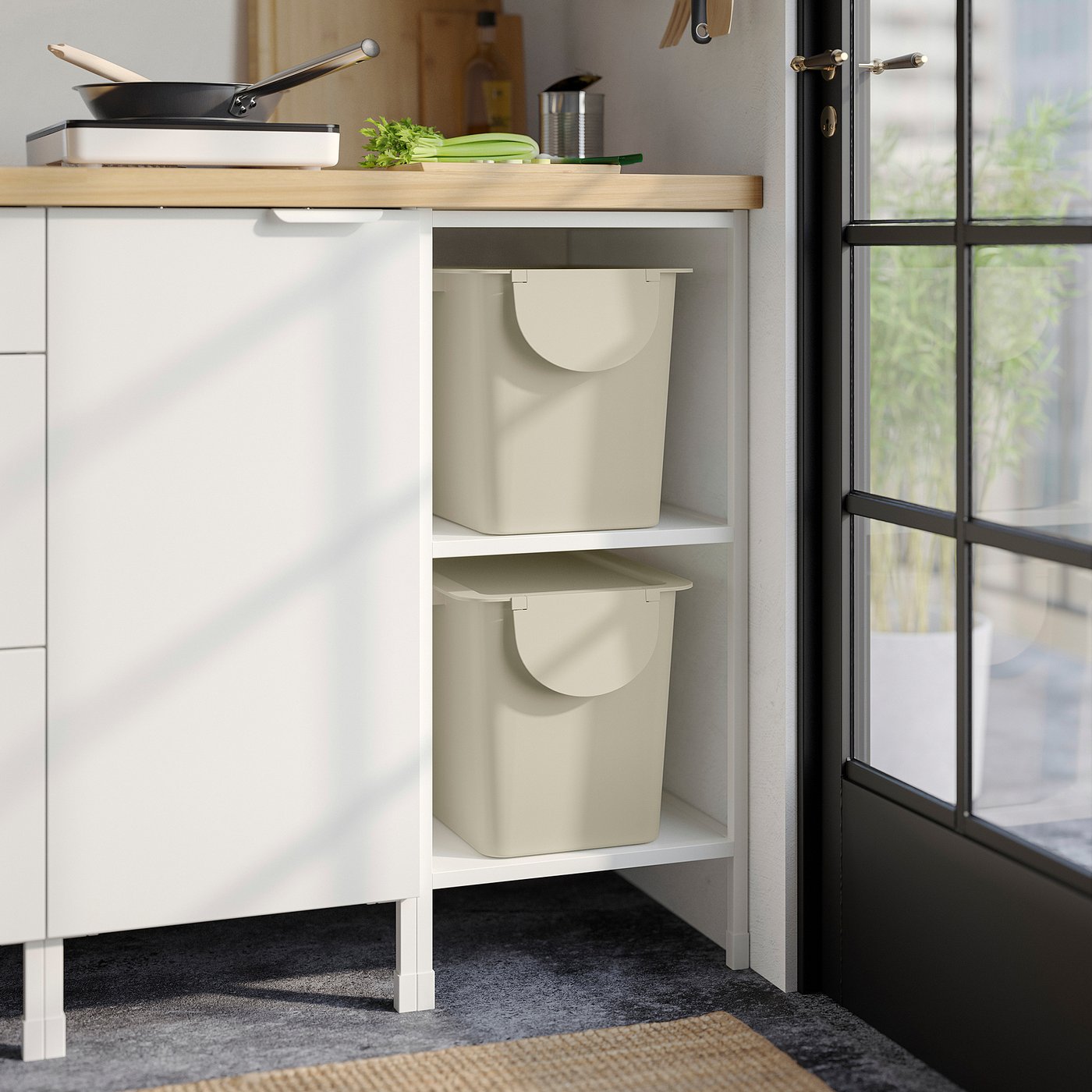 TRÖSKNING bin with lid, light beige, 25 l