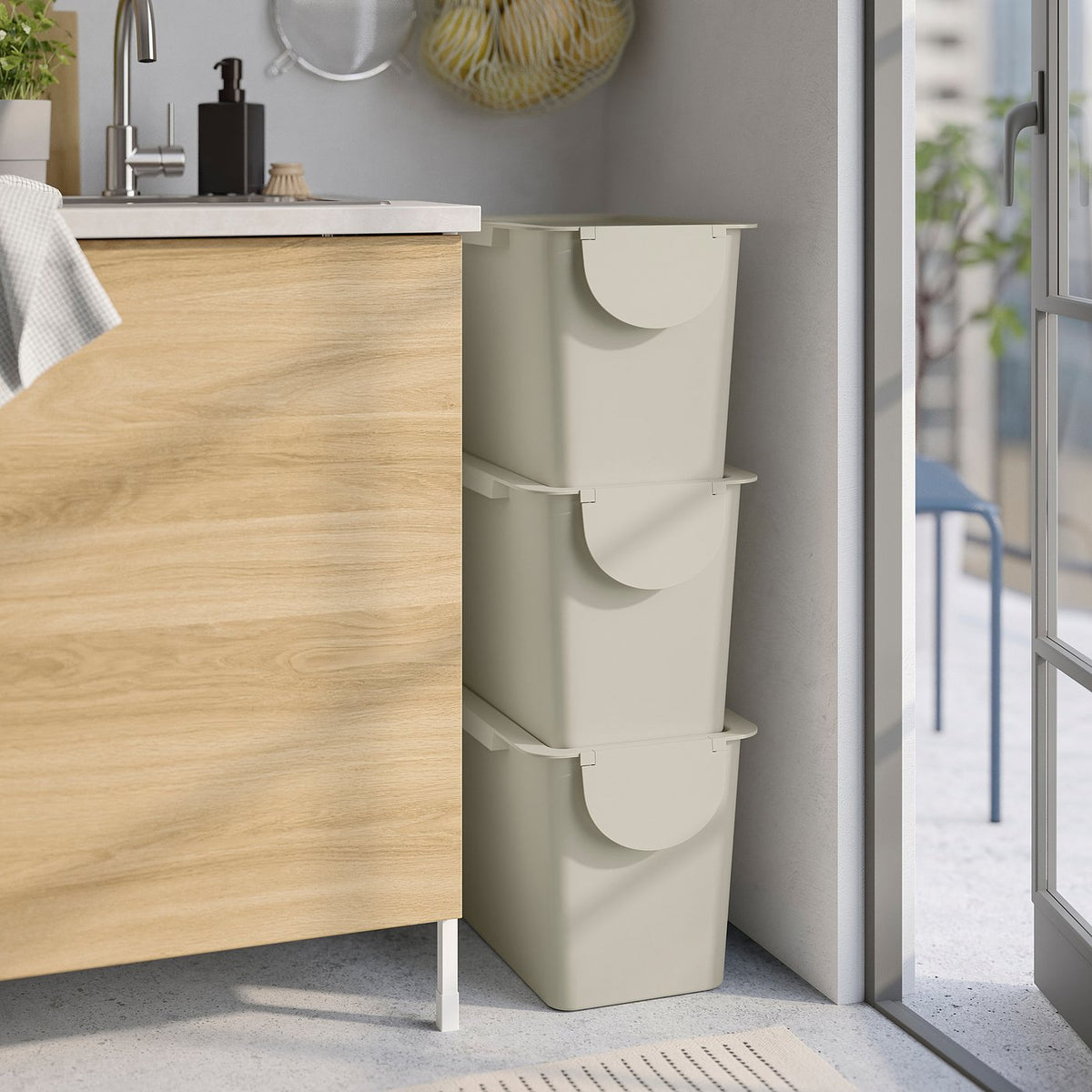TRÖSKNING bin with lid, light beige, 25 l