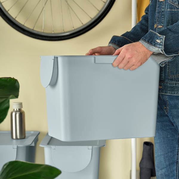 TRÖSKNING - TRÖSKNING Bin with lid, light grey-blue, 25 l