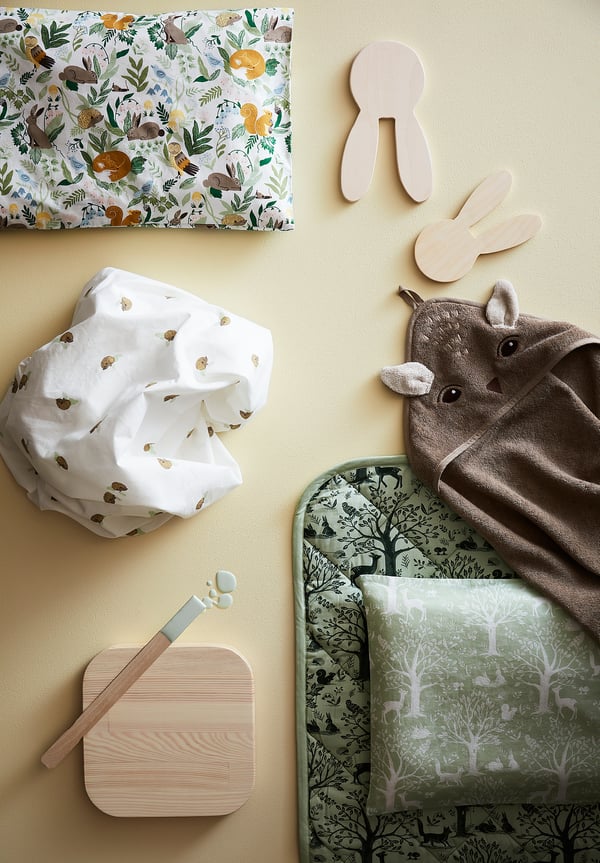TROLLDOM quilted blanket, forest animal pattern/green, 96x96 cm