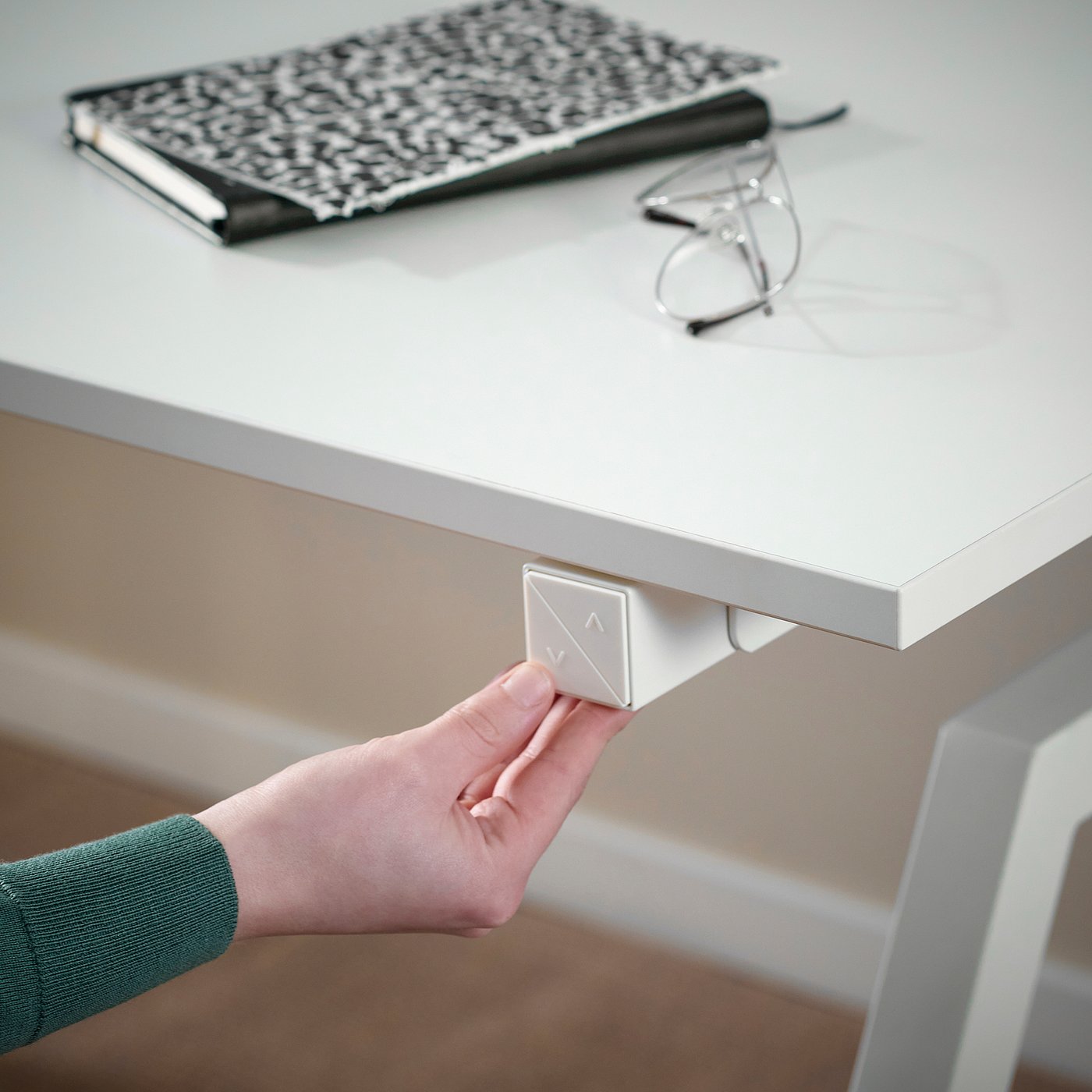 TROTTEN desk sit/stand, electric/white, 120x70 cm