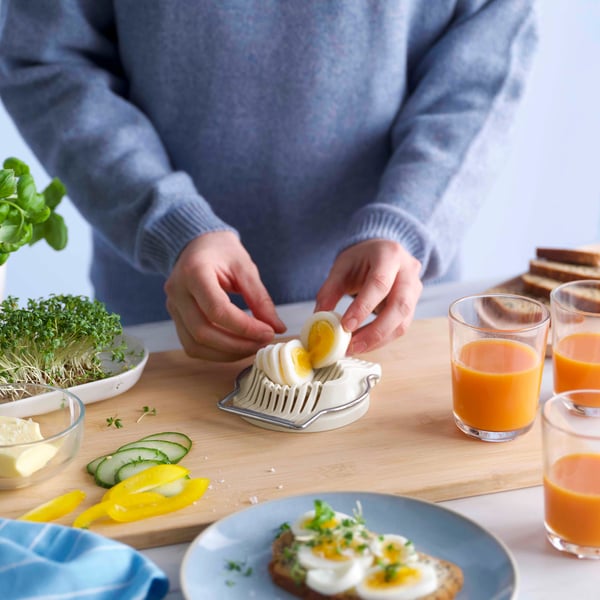 UPPFYLLD egg slicer, off-white, 13x10 cm