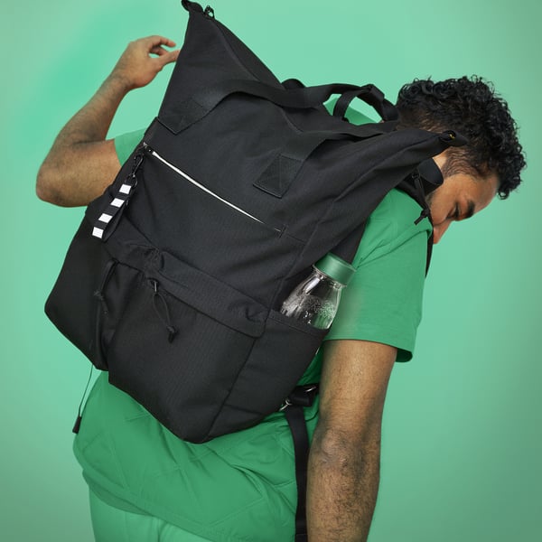 VÄRLDENS - VÄRLDENS Backpack, black, 31x15x49 cm/26 l