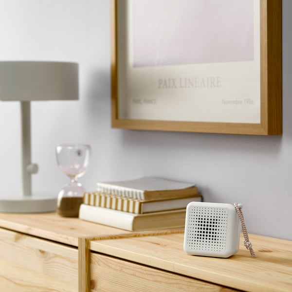 VAPPEBY portable bluetooth speaker, waterproof/white, 6x8 cm