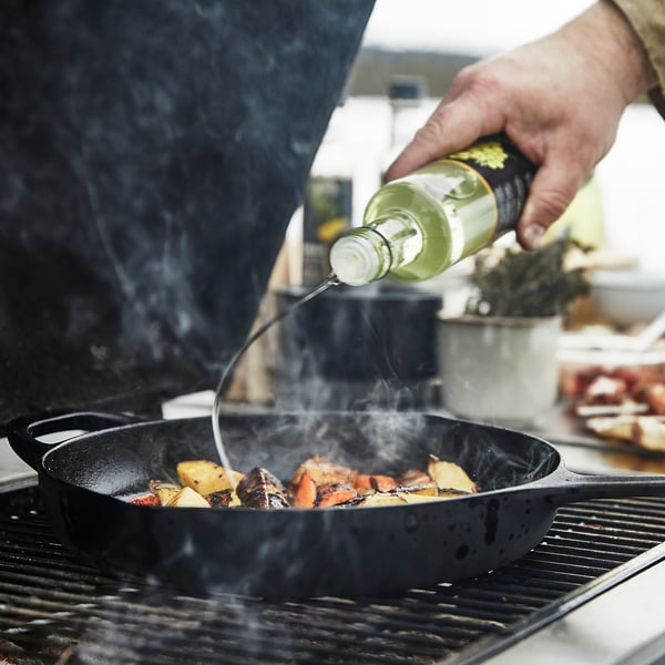 VARDAGEN frying pan, cast iron, 28 cm