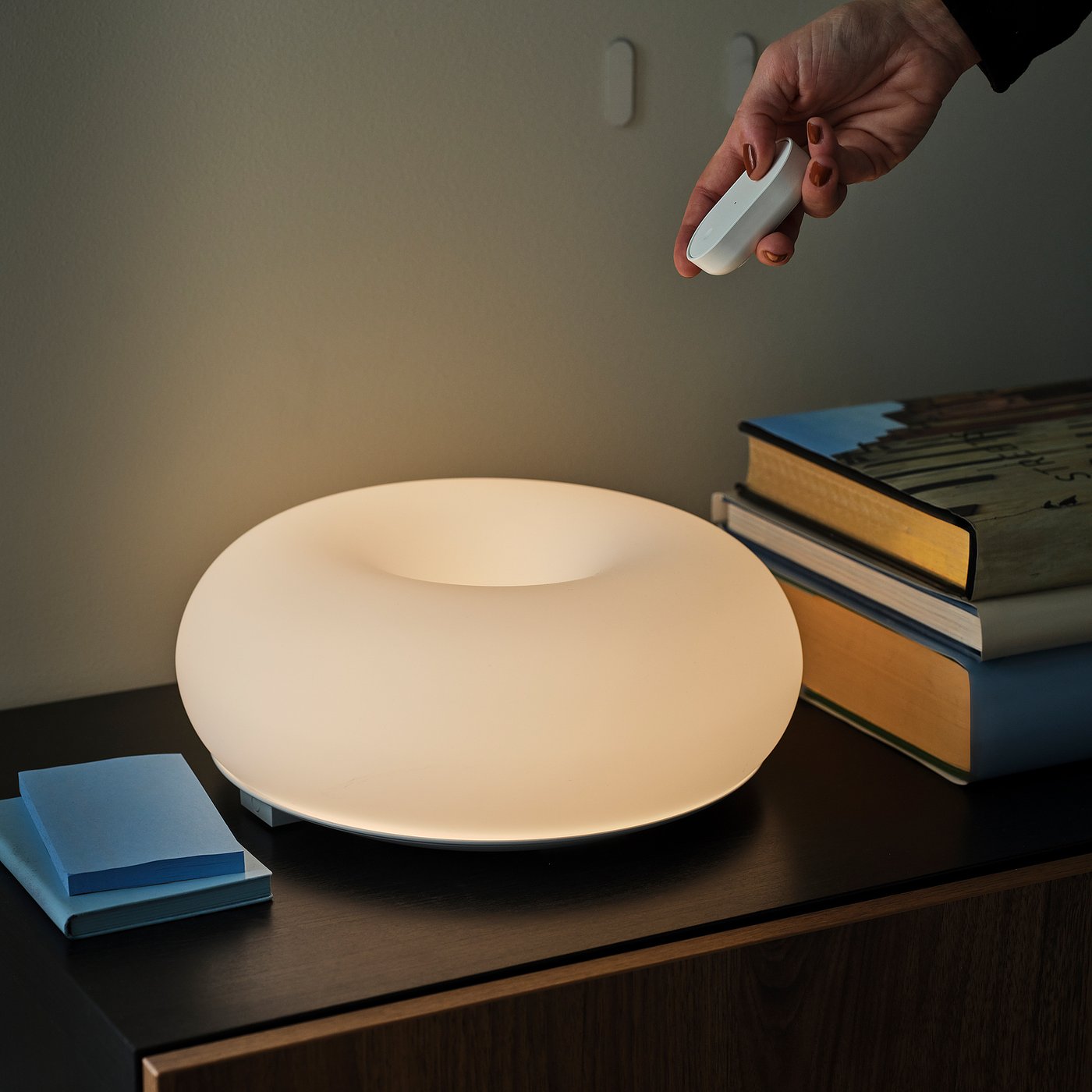 VARMBLIXT LED table/wall lamp, dimmable smart/white glass colour and white spectrum, 30 cm