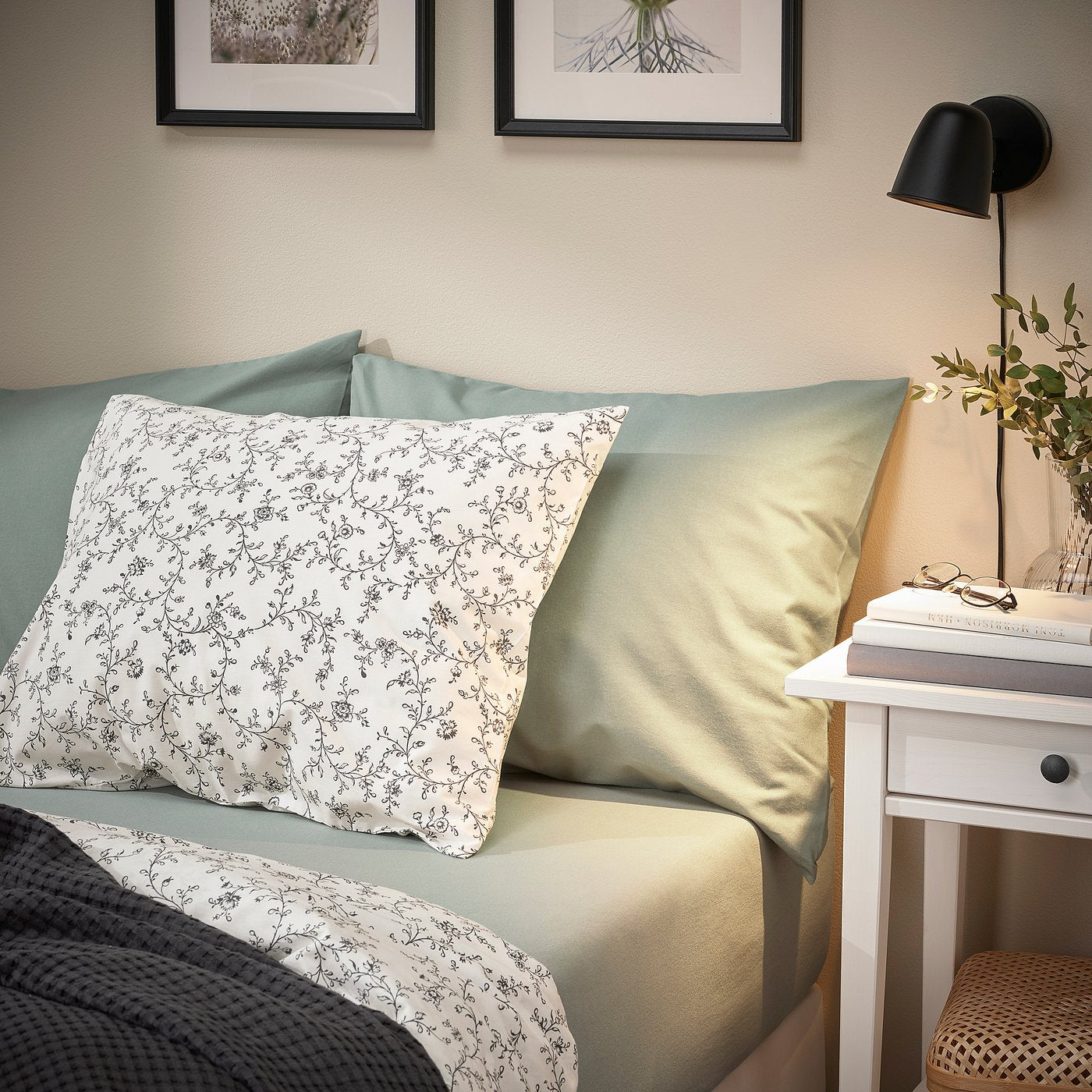 VÅRVIAL fitted sheet, grey-green, 160x200 cm