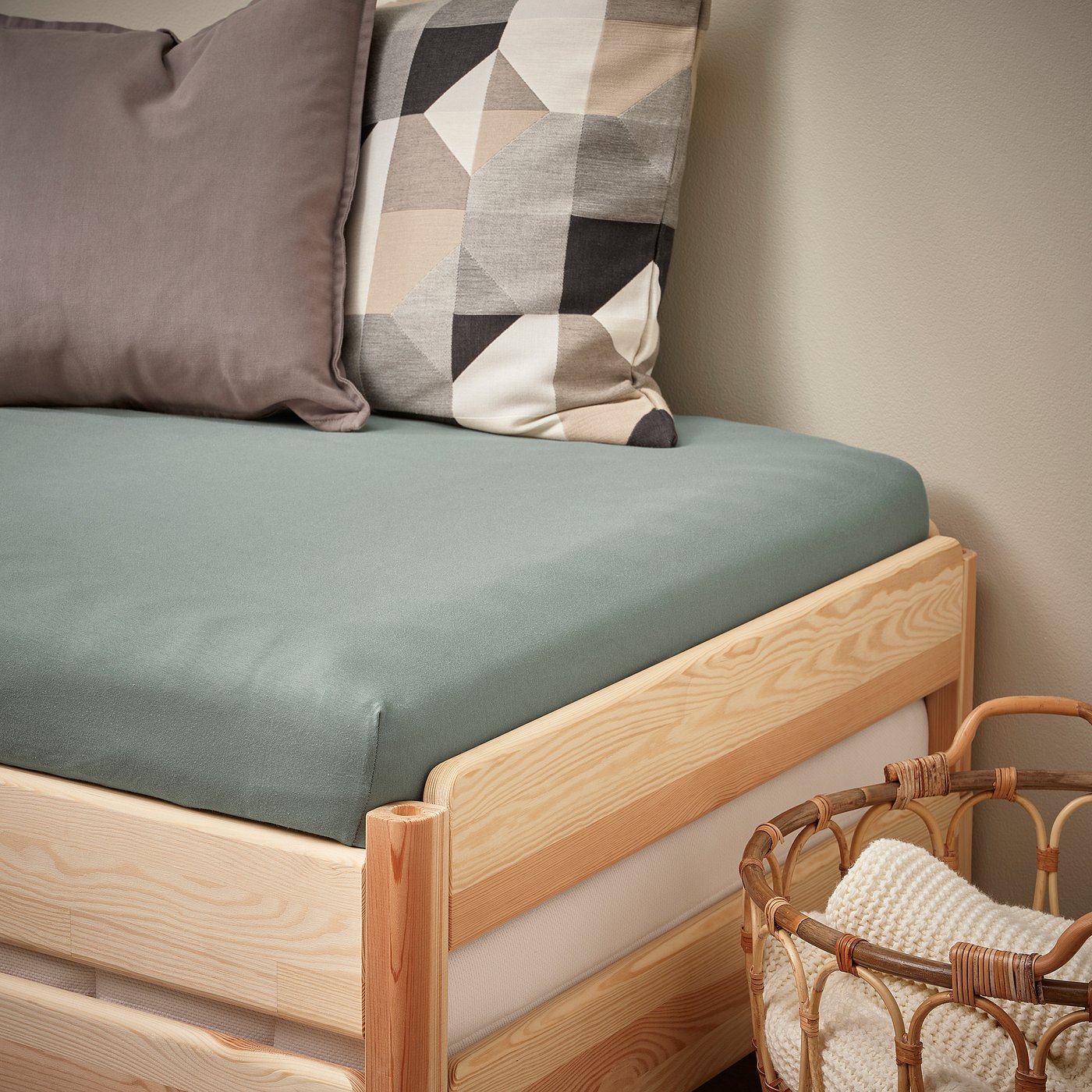 VÅRVIAL fitted sheet for day-bed, grey-green, 80x200 cm