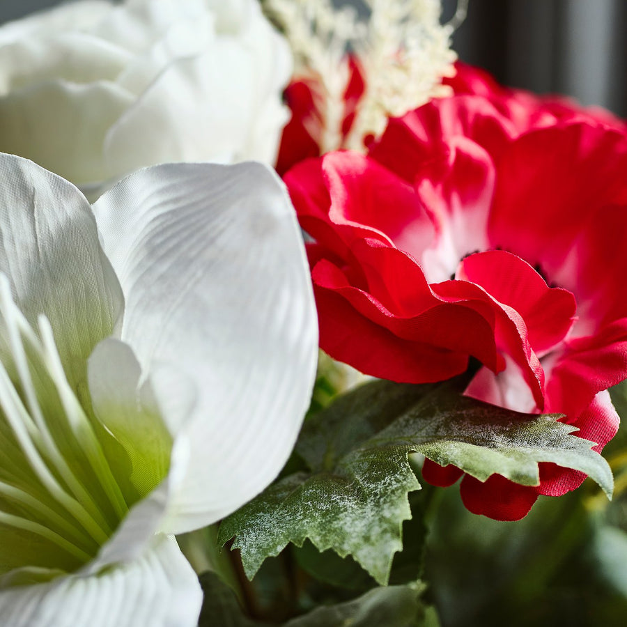 VINTERFINT artificial bouquet, in/outdoor red/white, 38 cm