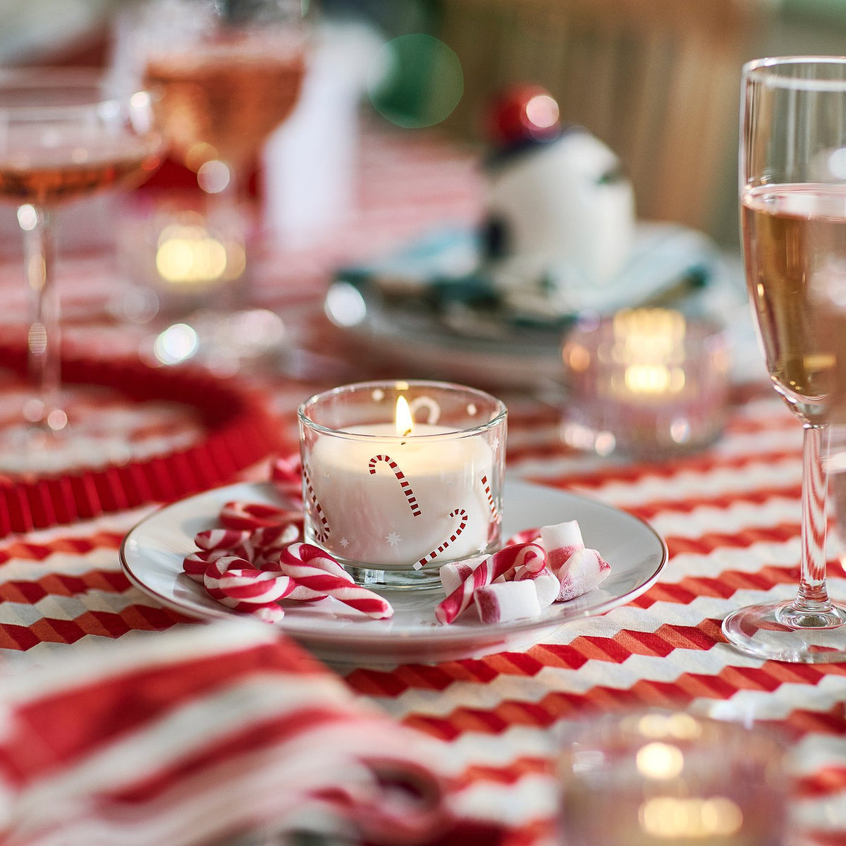 VINTERFINT scented candle in glass, Candy cane white, 20 hr
