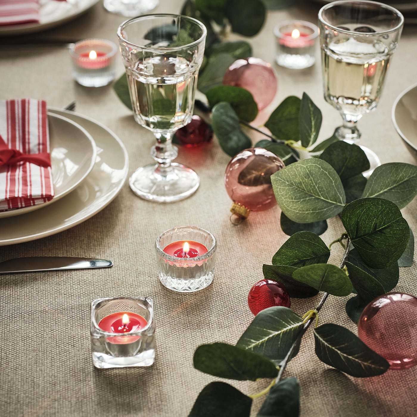 VINTERFINT scented tealight, Gingerbread cookies/red, 38 mm