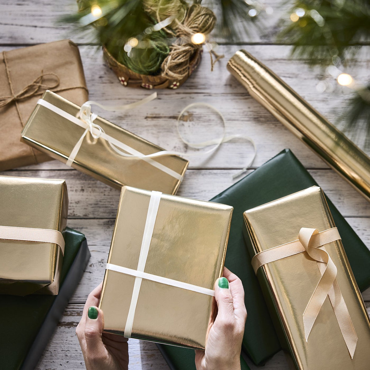 VINTERFINT gift wrap roll, gold-colour, 3x0.7 m/2.10 m²