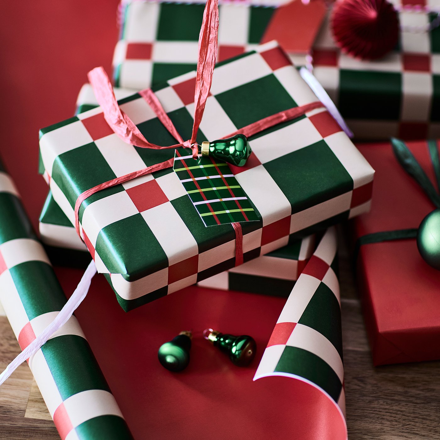VINTERFINT gift wrap roll, double sided multicolour/red, 3 mx0.7 m cm