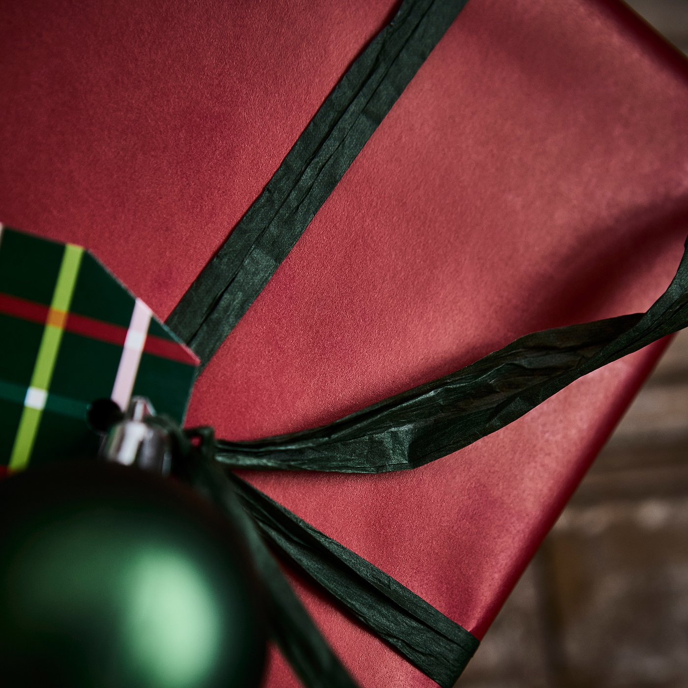 VINTERFINT gift wrap roll, red, 3 mx0.7 m cm