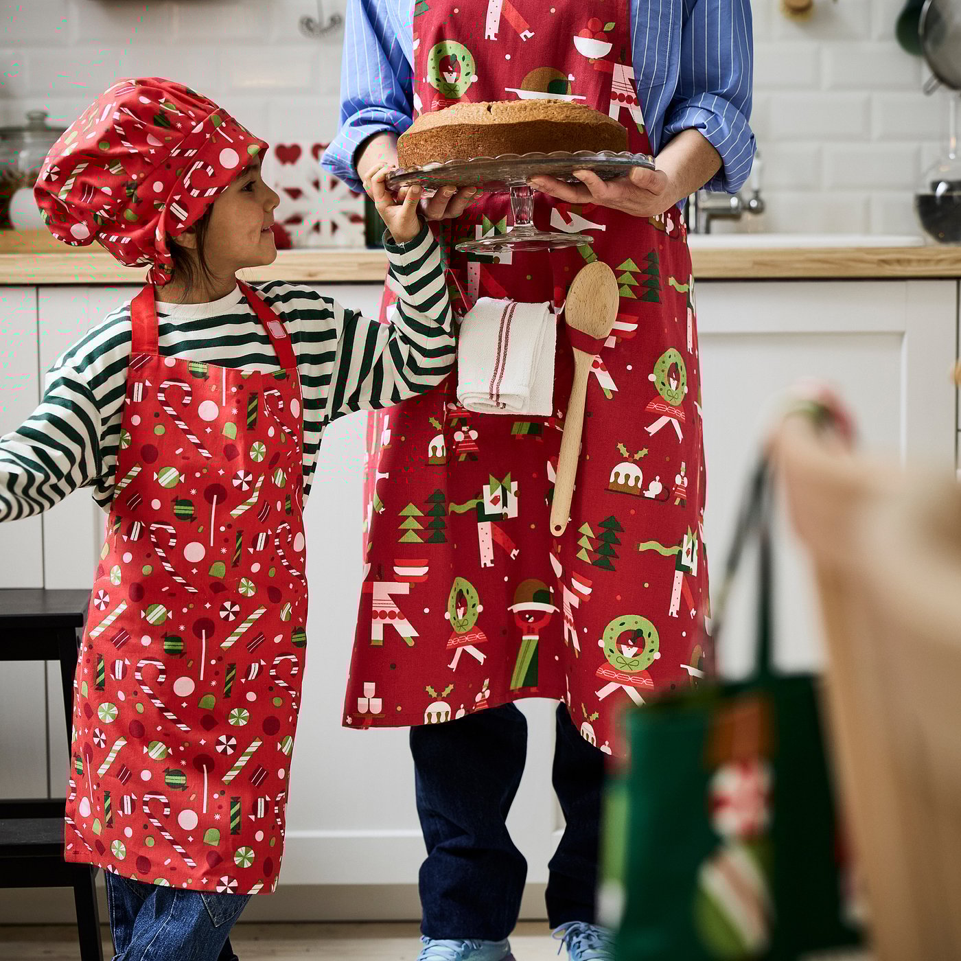 VINTERFINT children's apron, candy red