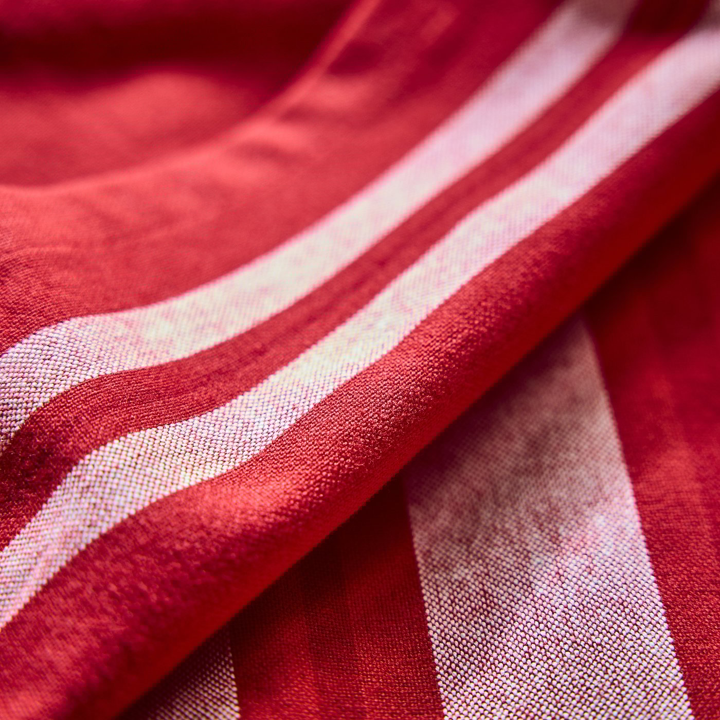 VINTERFINT tea towel, mixed patterns red/white, 70x50 cm