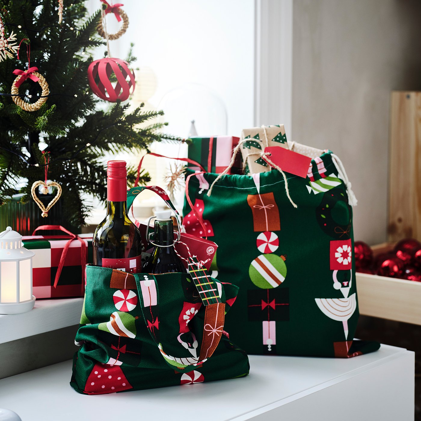 VINTERFINT pre-cut fabric, christmas motifs green, 300x150 cm